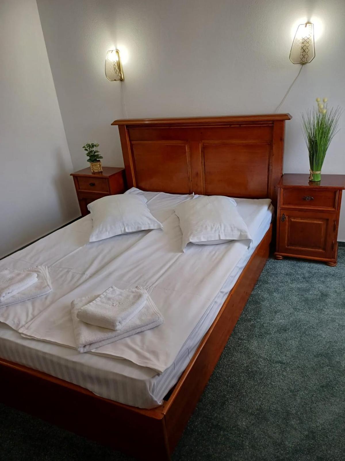 Hotel Hefaistos - Sovata Eksteriør bilde